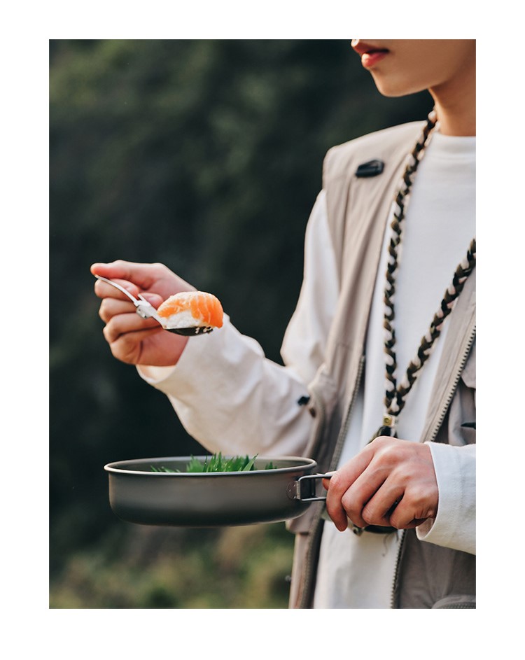 Foldable pure titanium frying pan 9