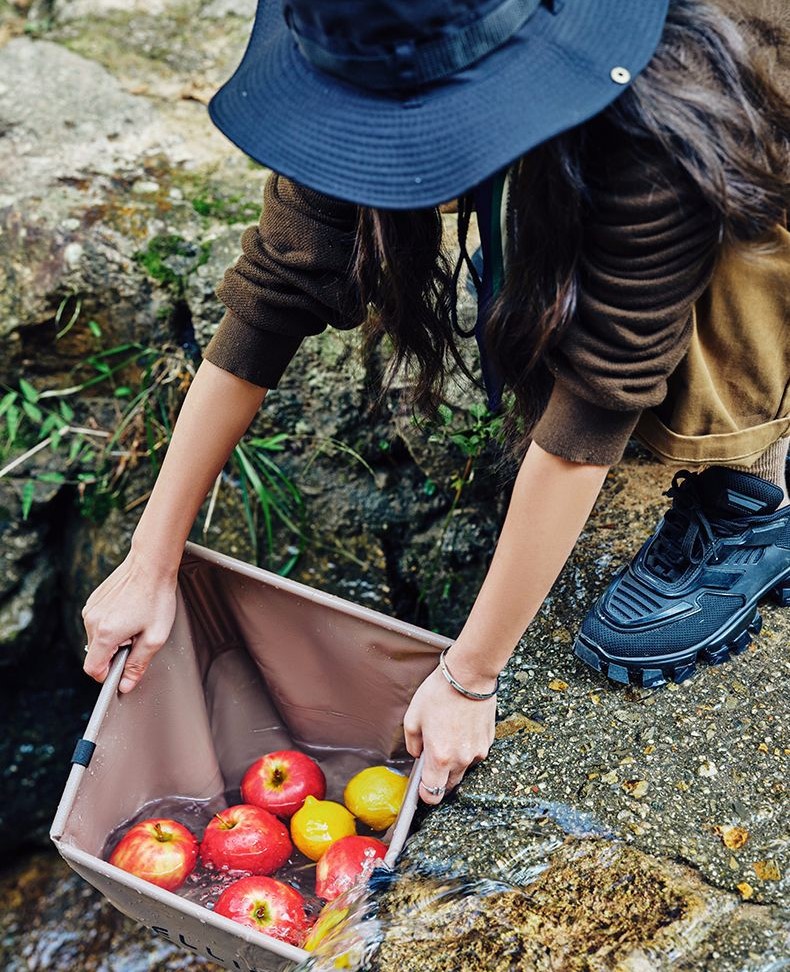 Portable square water bucket 3