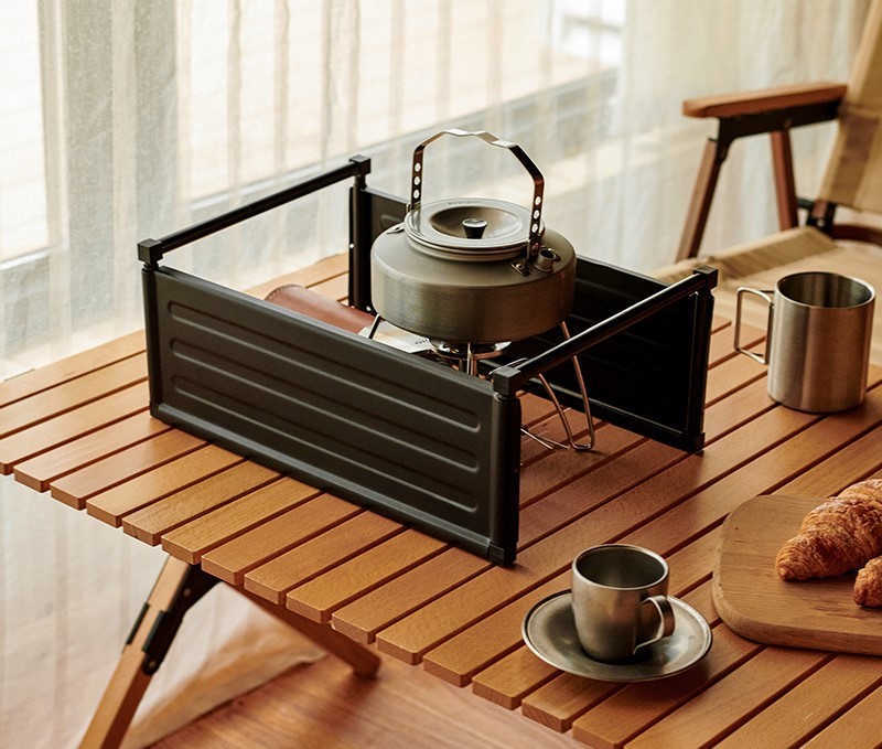 Multifunctional table windshield 28