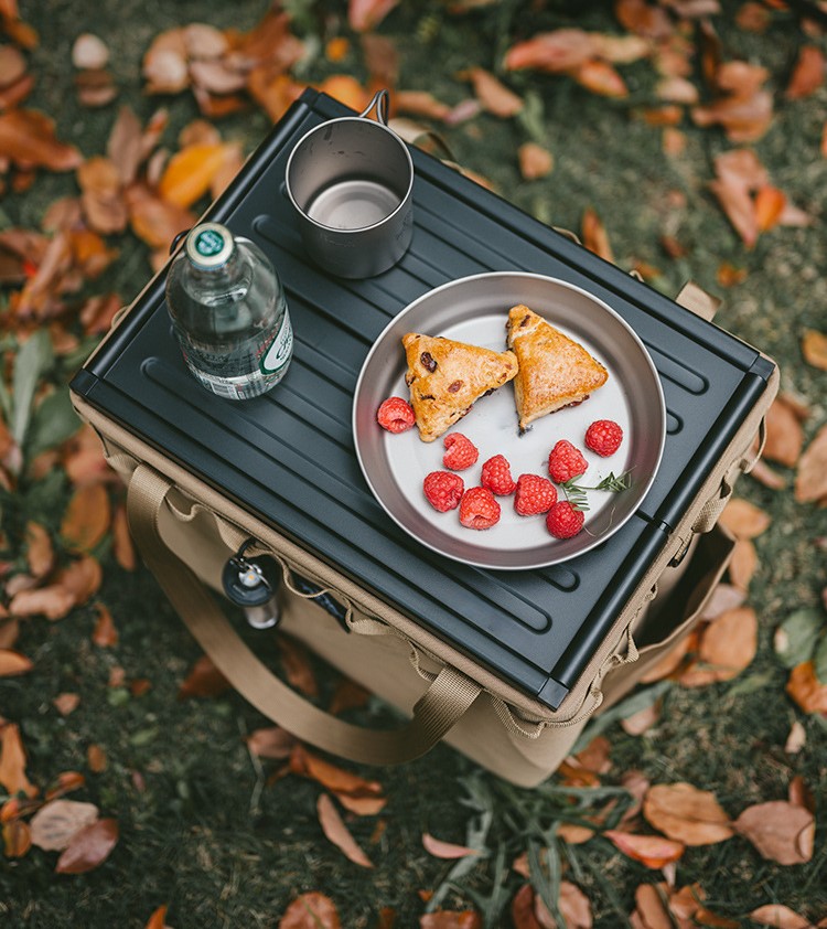 Multifunctional table windshield 28